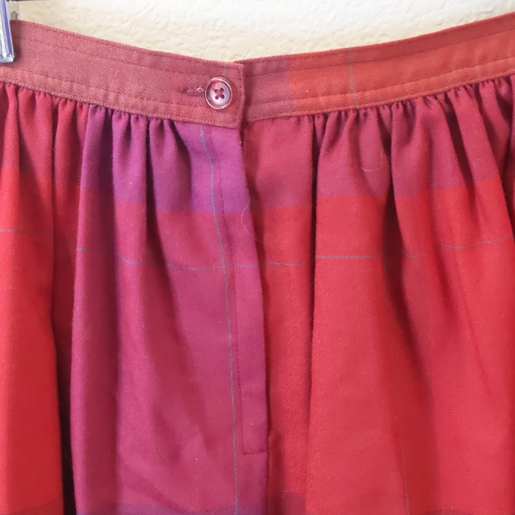 Vtg Liz Claiborne Plaid Burgundy Plum Midi Skirt 100% Wool Fall Trend 80's Sz12 - Picture 5 of 8
